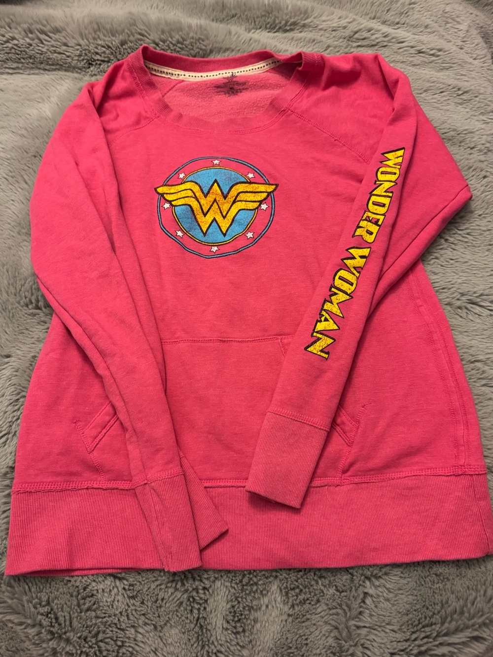 Women’s XL Wonder Woman Pullover